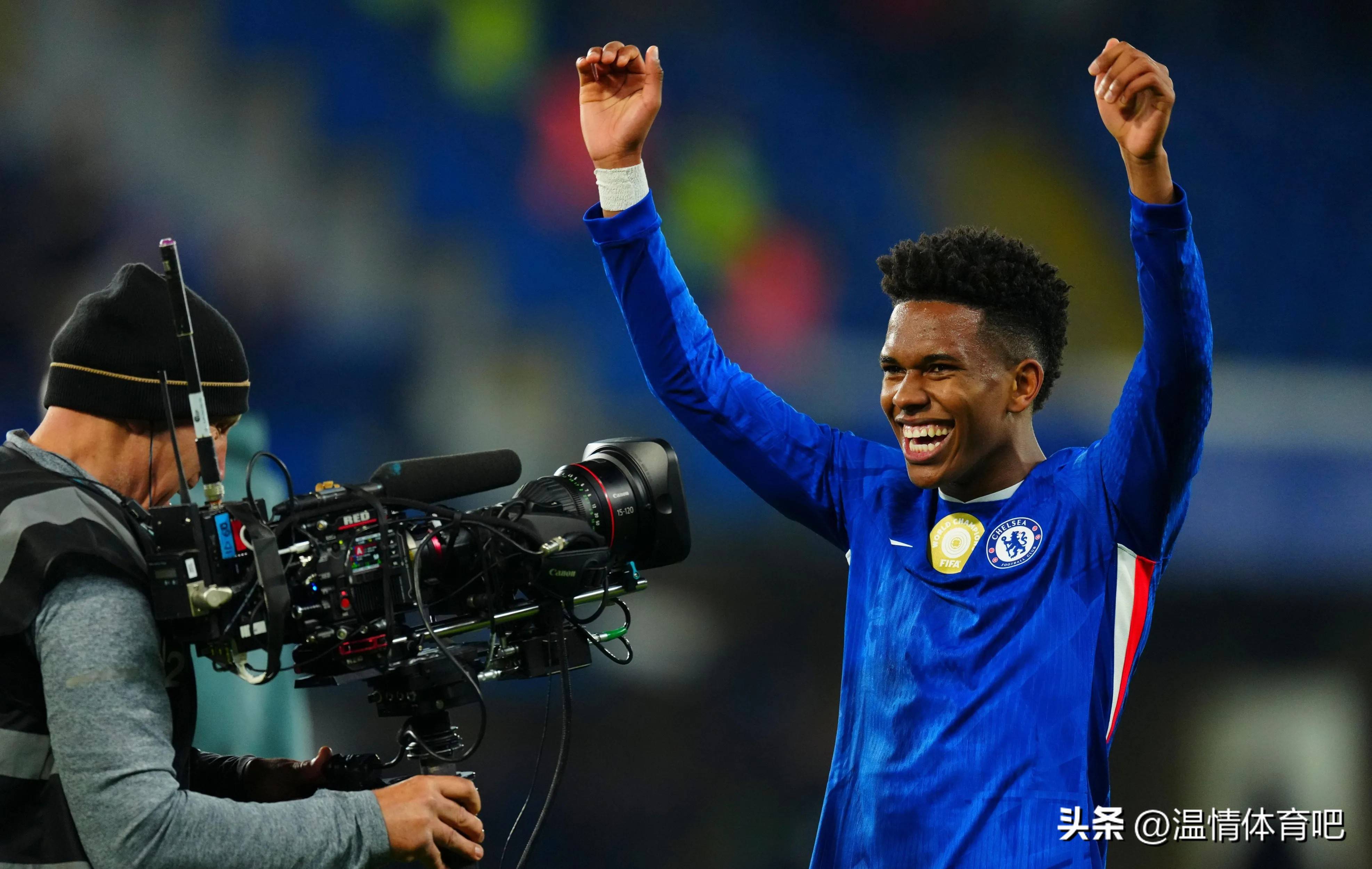 米乐官方网址里程碑夜！拜仁慕尼黑防线松动；欧篮联赛后刷纪录；悬念犹存；球队文化再被提及的简单介绍