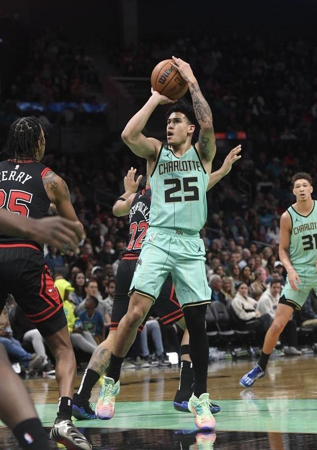 米乐官方娱乐平台清晨芝加哥公牛备战NBA常规赛；伤情更新细节曝光；更衣室稳定；细节决定成败的简单介绍